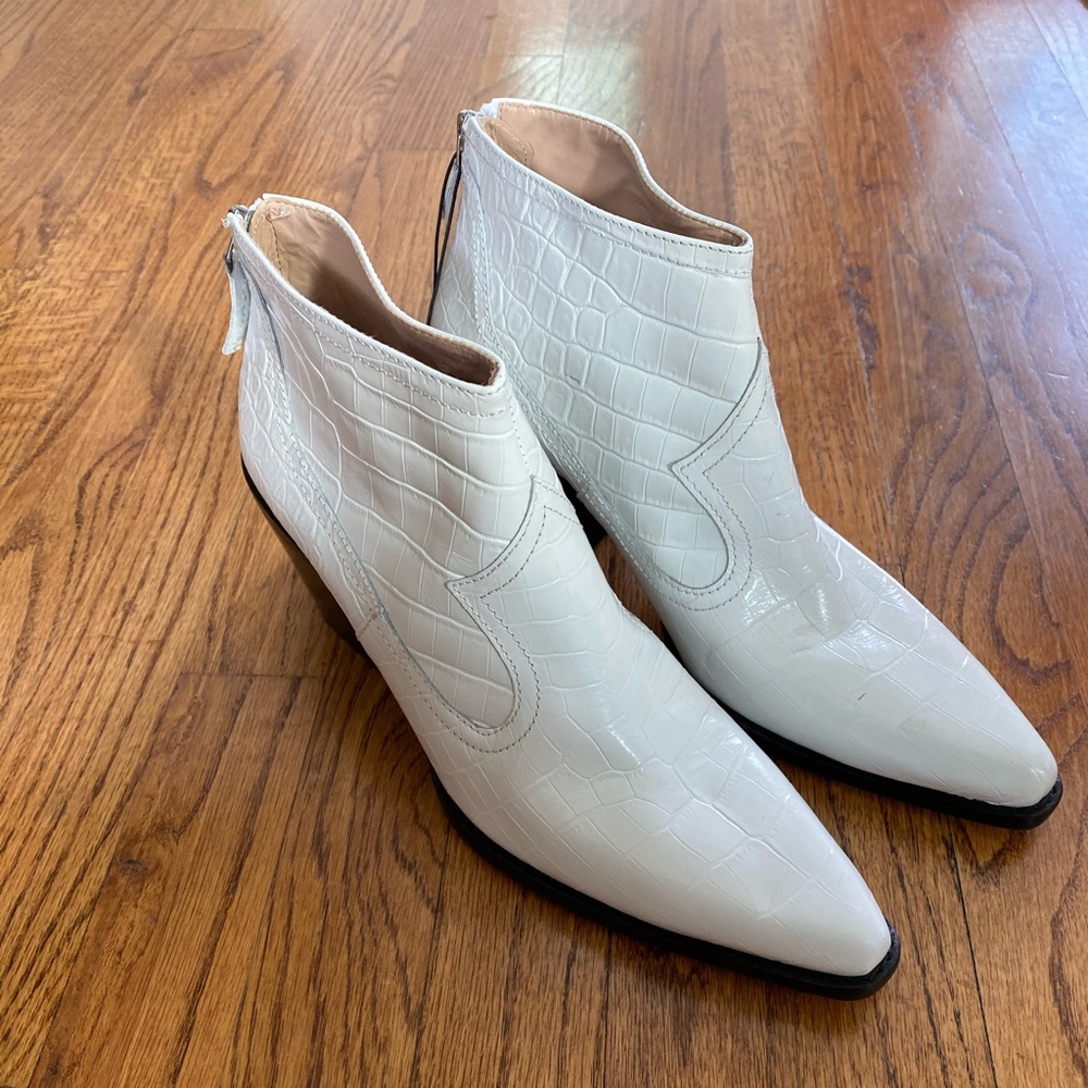 ANIMAL PRINT LEATHER COWBOY ANKLE BOOTS